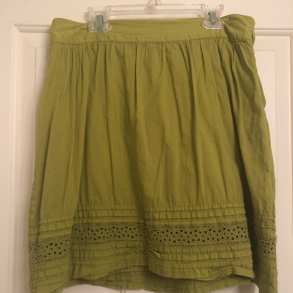 LOFT - chartreuse skirt.  Size Zip.  Size 8.